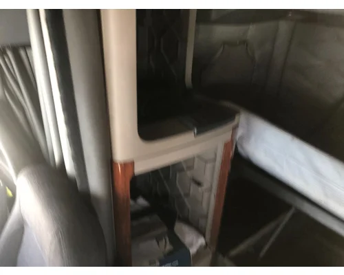Freightliner CASCADIA Sleeper