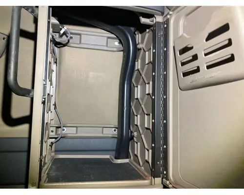 Freightliner CASCADIA Sleeper