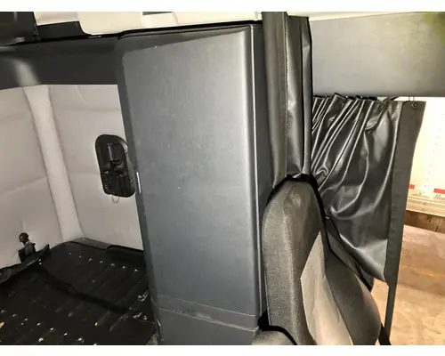 Freightliner CASCADIA Sleeper