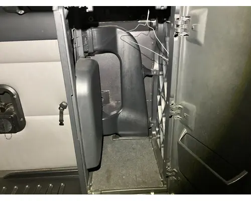 Freightliner CASCADIA Sleeper