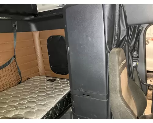 Freightliner CASCADIA Sleeper