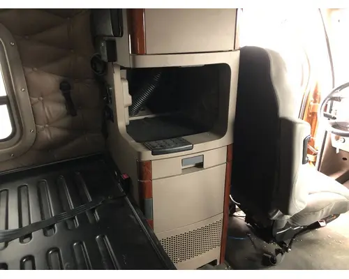 Freightliner CASCADIA Sleeper