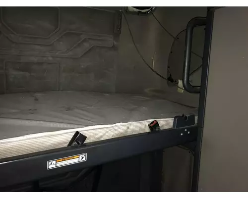 Freightliner CASCADIA Sleeper