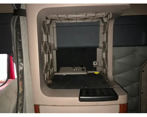 Freightliner CASCADIA Sleeper