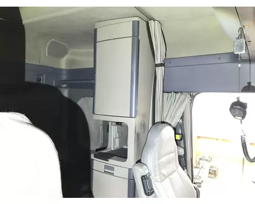 Freightliner CASCADIA Sleeper