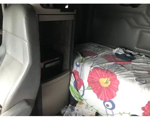 Freightliner CASCADIA Sleeper