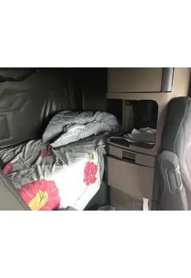 Freightliner CASCADIA Sleeper