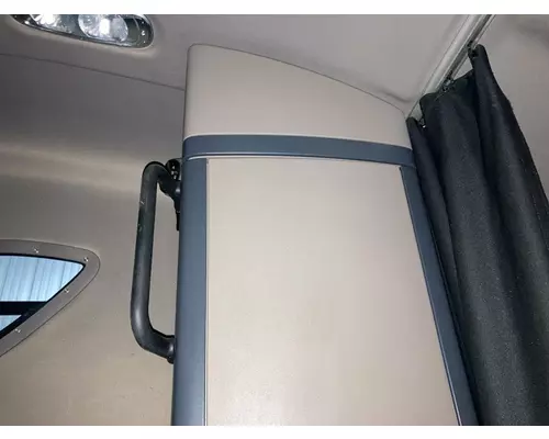 Freightliner CASCADIA Sleeper