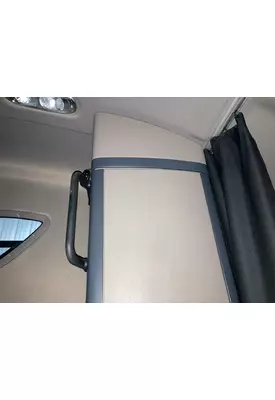 Freightliner CASCADIA Sleeper