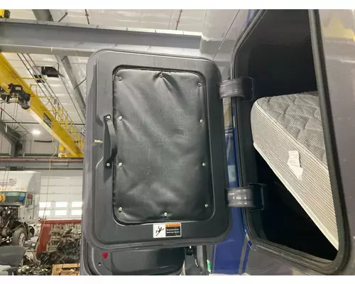 Freightliner CASCADIA Sleeper