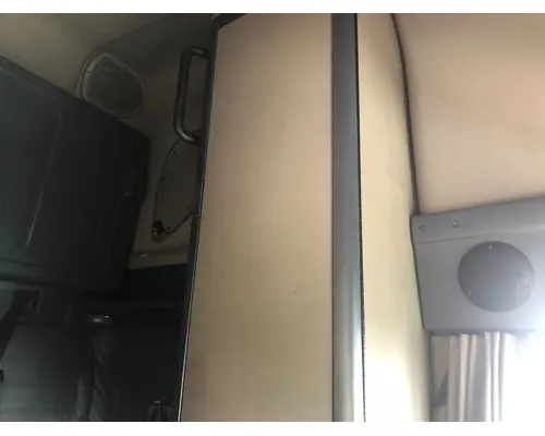 Freightliner CASCADIA Sleeper