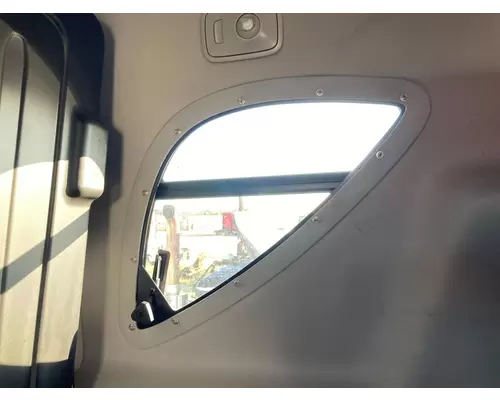 Freightliner CASCADIA Sleeper