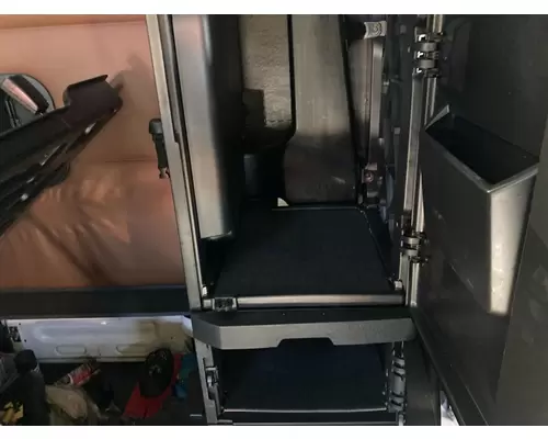 Freightliner CASCADIA Sleeper