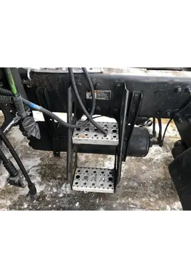 Freightliner CASCADIA Step (Fuel Tank, Fairing