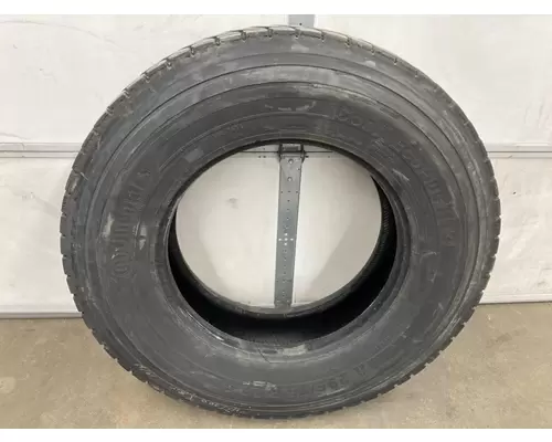 Freightliner CASCADIA Tires