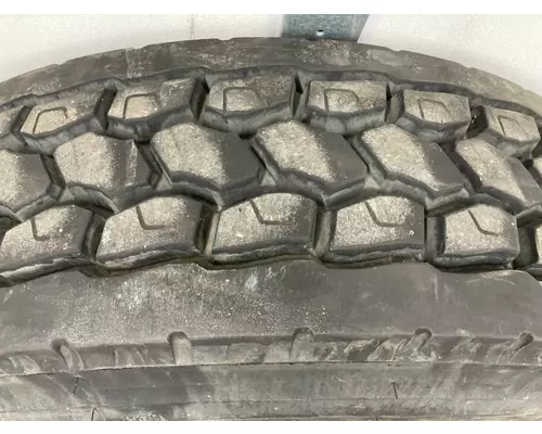 Freightliner CASCADIA Tires