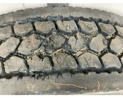 Freightliner CASCADIA Tires