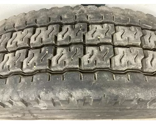 Freightliner CASCADIA Tires