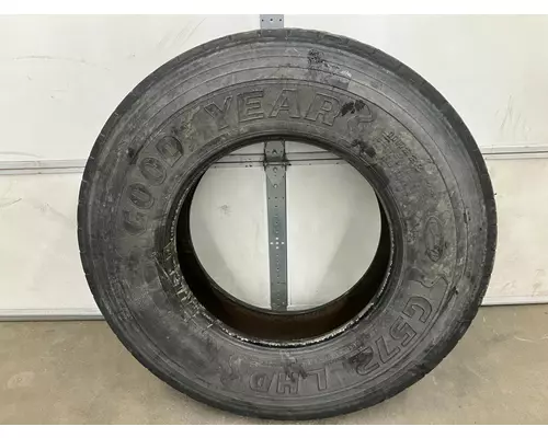 Freightliner CASCADIA Tires