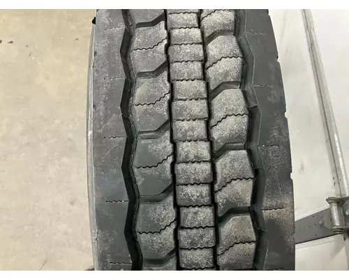 Freightliner CASCADIA Tires