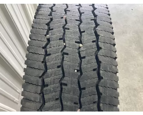 Freightliner CASCADIA Tires