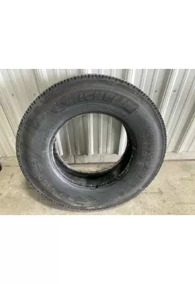 Freightliner CASCADIA Tires