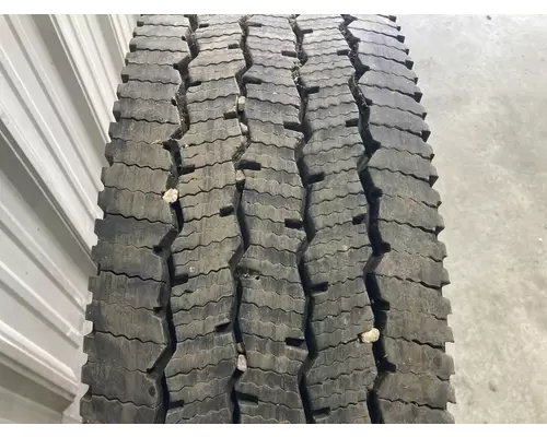 Freightliner CASCADIA Tires