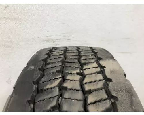 Freightliner CASCADIA Tires