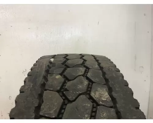 Freightliner CASCADIA Tires