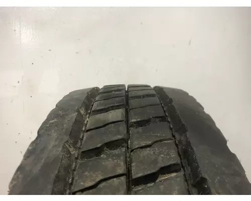 Freightliner CASCADIA Tires