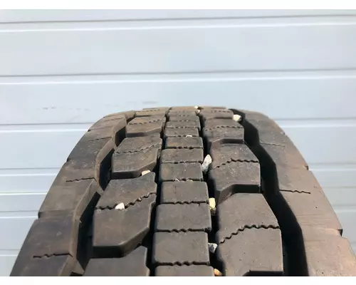 Freightliner CASCADIA Tires