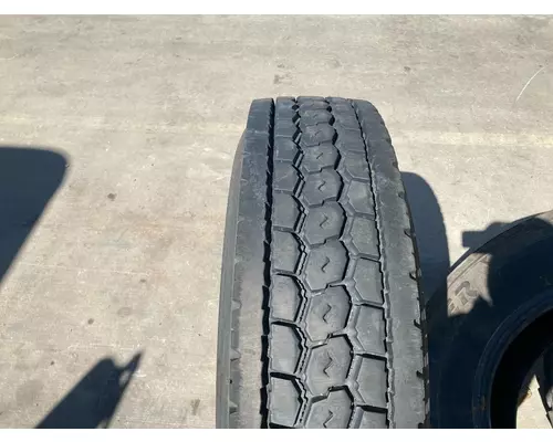 Freightliner CASCADIA Tires