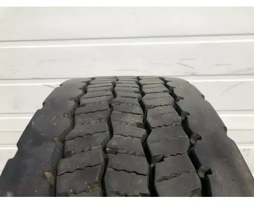 Freightliner CASCADIA Tires