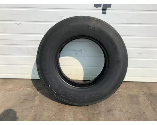Freightliner CASCADIA Tires