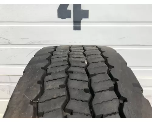 Freightliner CASCADIA Tires