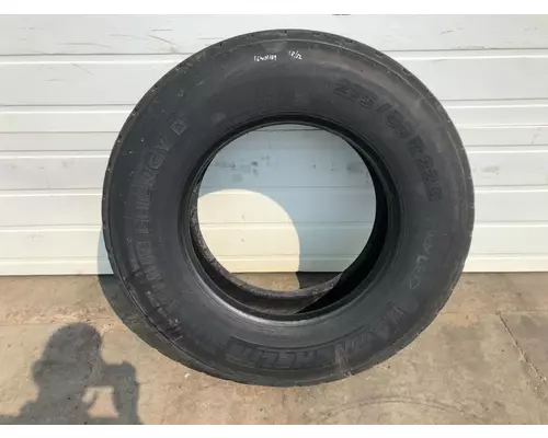 Freightliner CASCADIA Tires