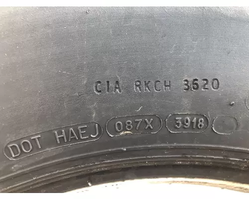 Freightliner CASCADIA Tires