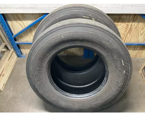 Freightliner CASCADIA Tires