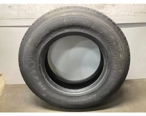 Freightliner CASCADIA Tires