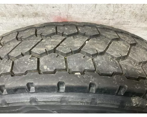 Freightliner CASCADIA Tires