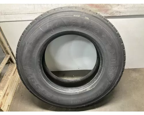 Freightliner CASCADIA Tires