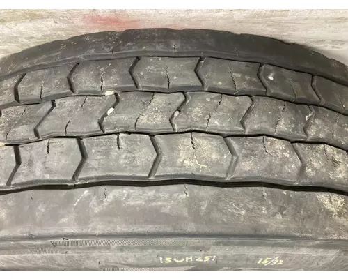 Freightliner CASCADIA Tires