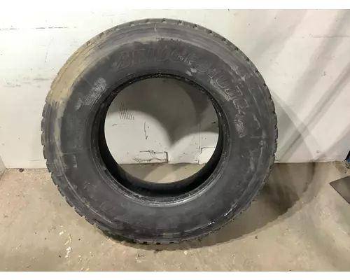 Freightliner CASCADIA Tires
