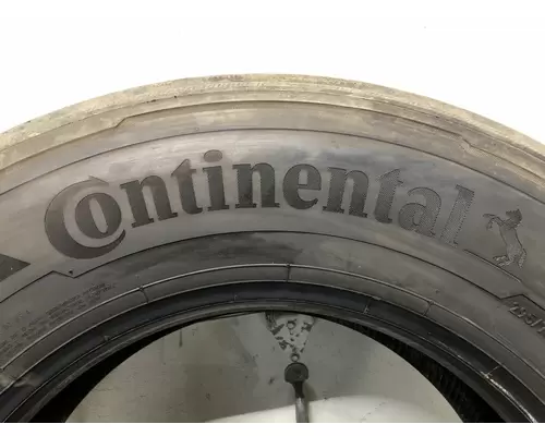 Freightliner CASCADIA Tires