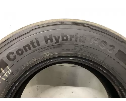 Freightliner CASCADIA Tires