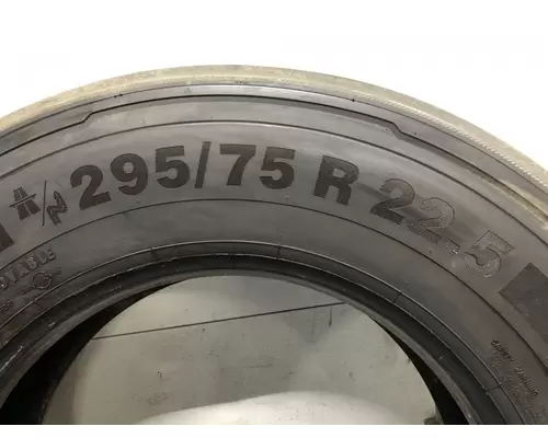 Freightliner CASCADIA Tires