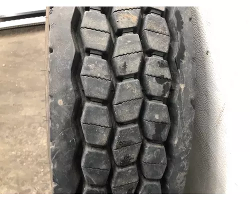 Freightliner CASCADIA Tires