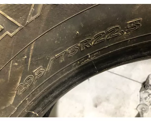 Freightliner CASCADIA Tires