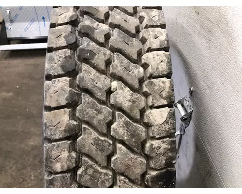 Freightliner CASCADIA Tires