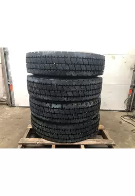 Freightliner CASCADIA Tires